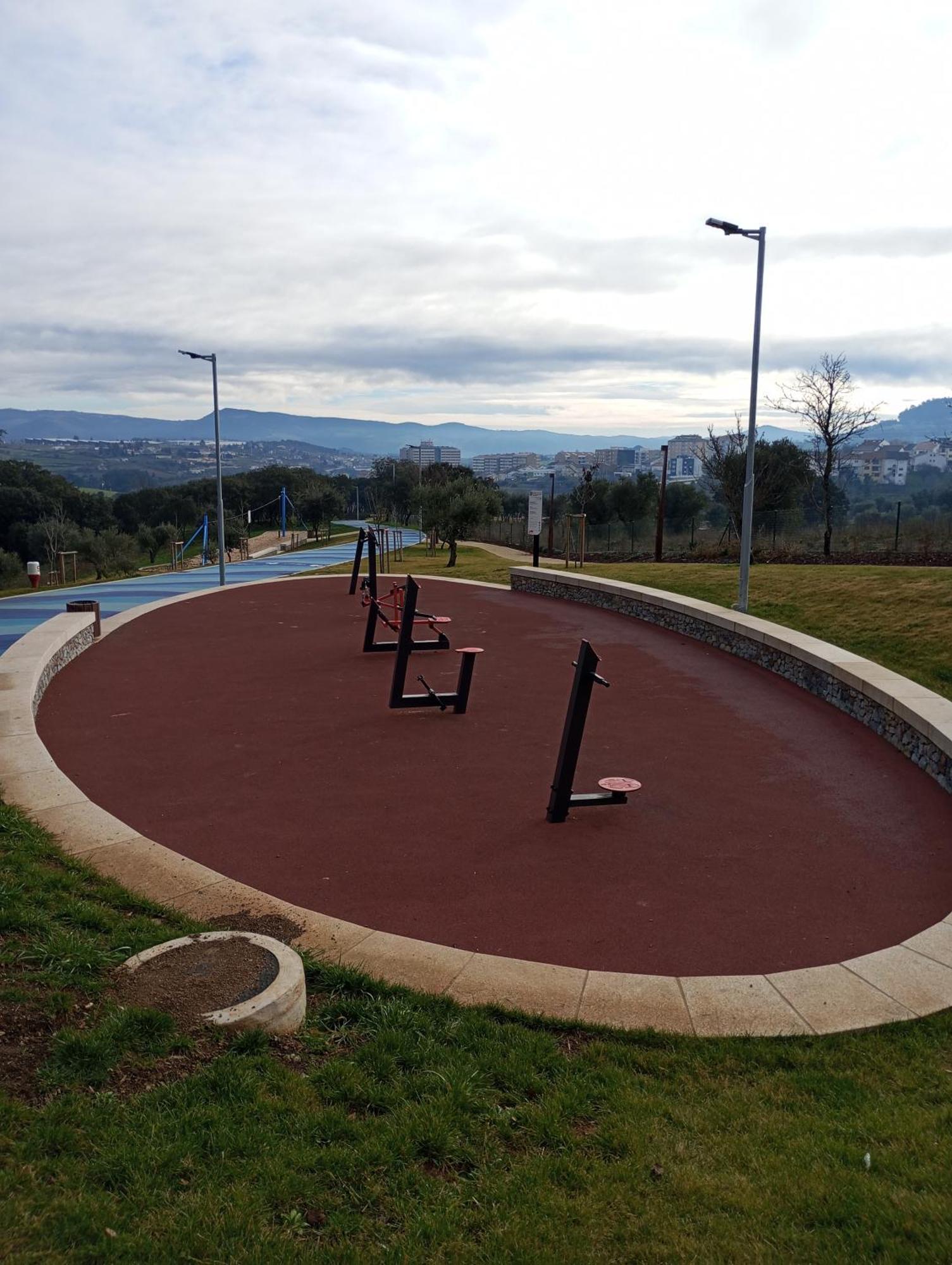 Family Holiday Home Braganca Exterior photo